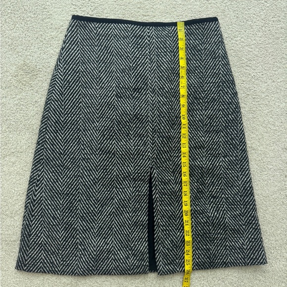 Ann Taylor Black and White Herringbone Skirt - Picture 7 of 8